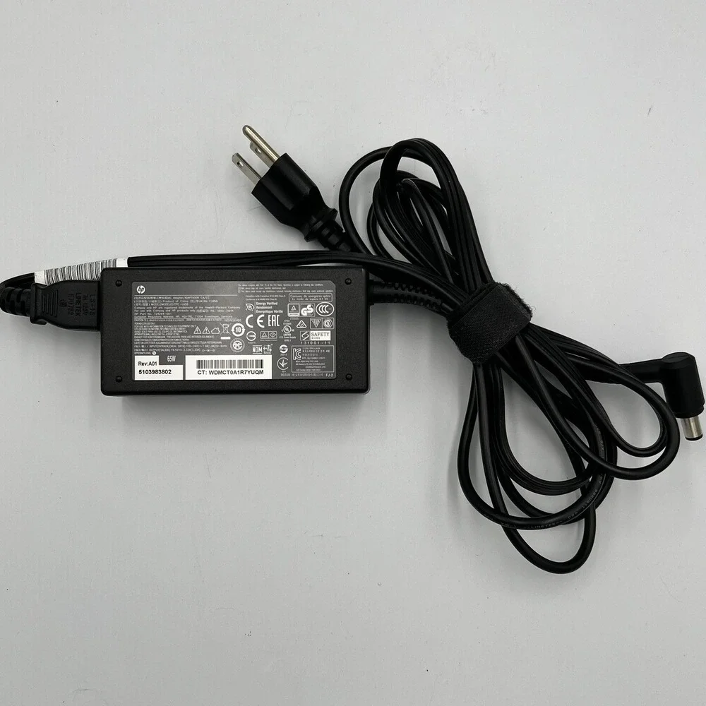 HP 65W AC Adapter Laptop Charger Black Very Good TPC-LA58 724264-001